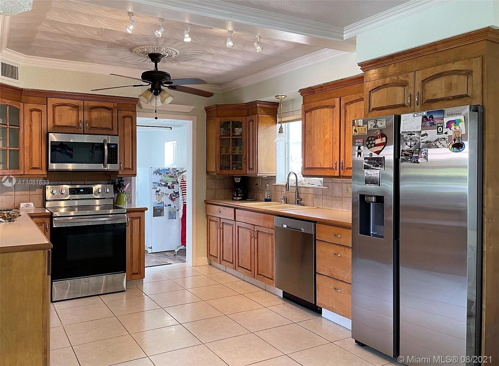 1902 North Riverside Drive Pompano Beach, FL 33062 - Photo 4 of 12 Gallery Image 4