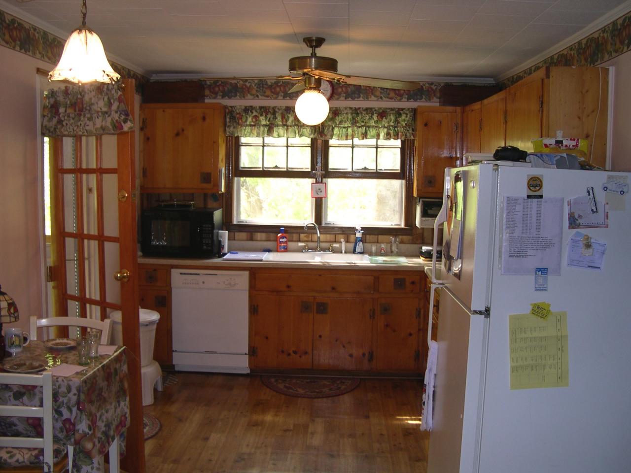 4717 West River Road Salem, VA 24153 - Photo 8 of 17 Kitchen