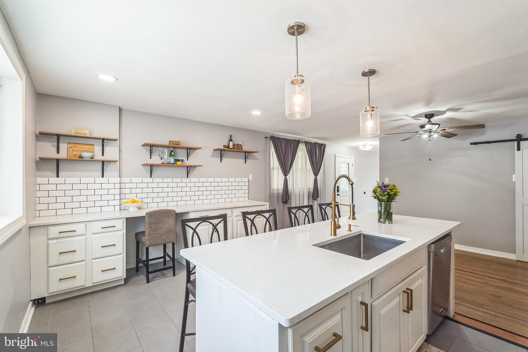 7448 Hill Road Philadelphia, PA 19128 - Photo 11 of 42 Fabulous Finishes