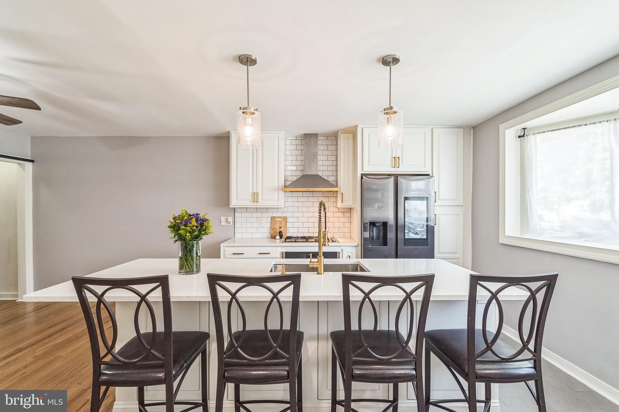 7448 Hill Road Philadelphia, PA 19128 - Photo 9 of 42 Plenty of Room to Sit
