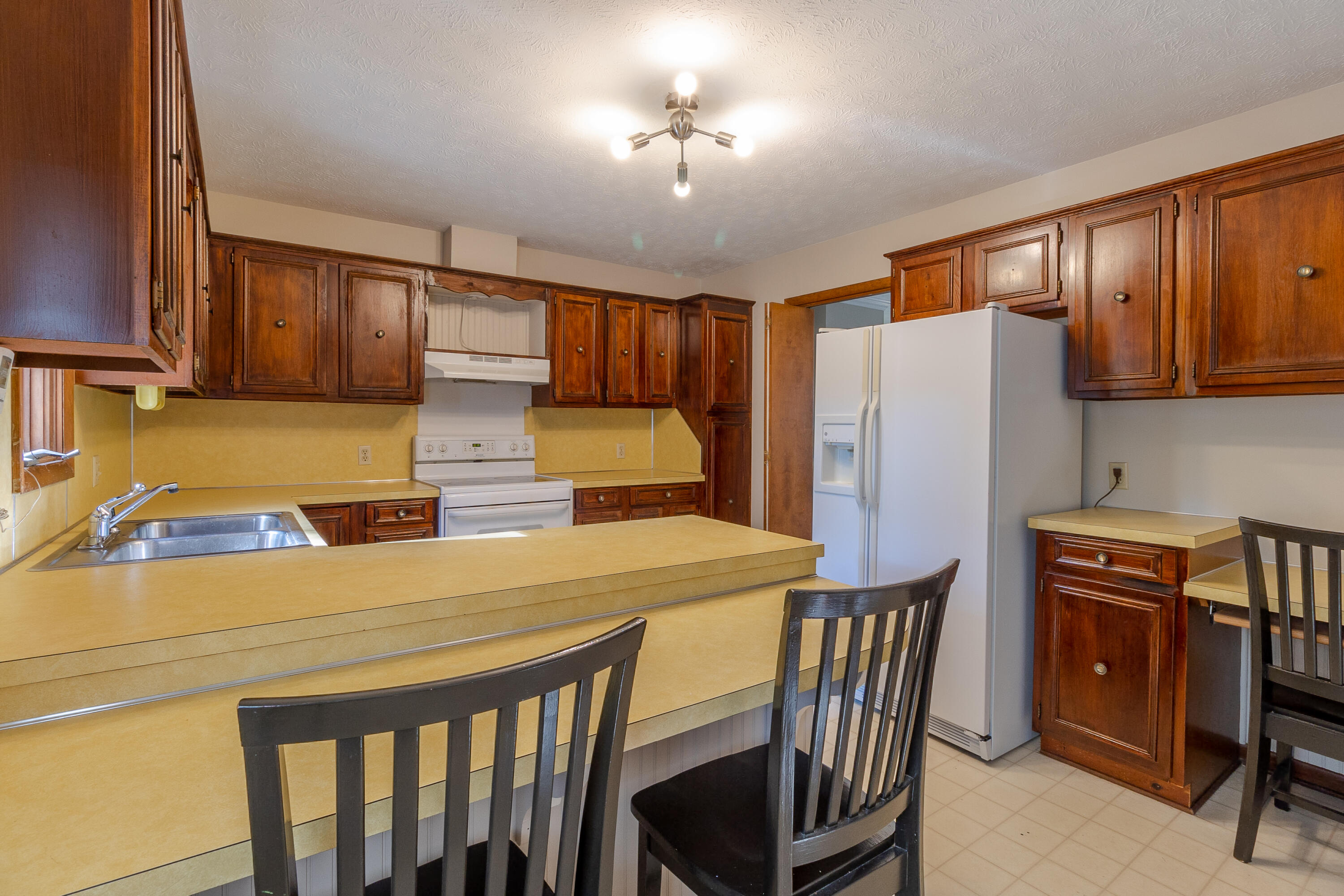 1469 Ridgecrest Avenue Kingsport, TN 37660 - Photo 14 of 37 Kitchen 4