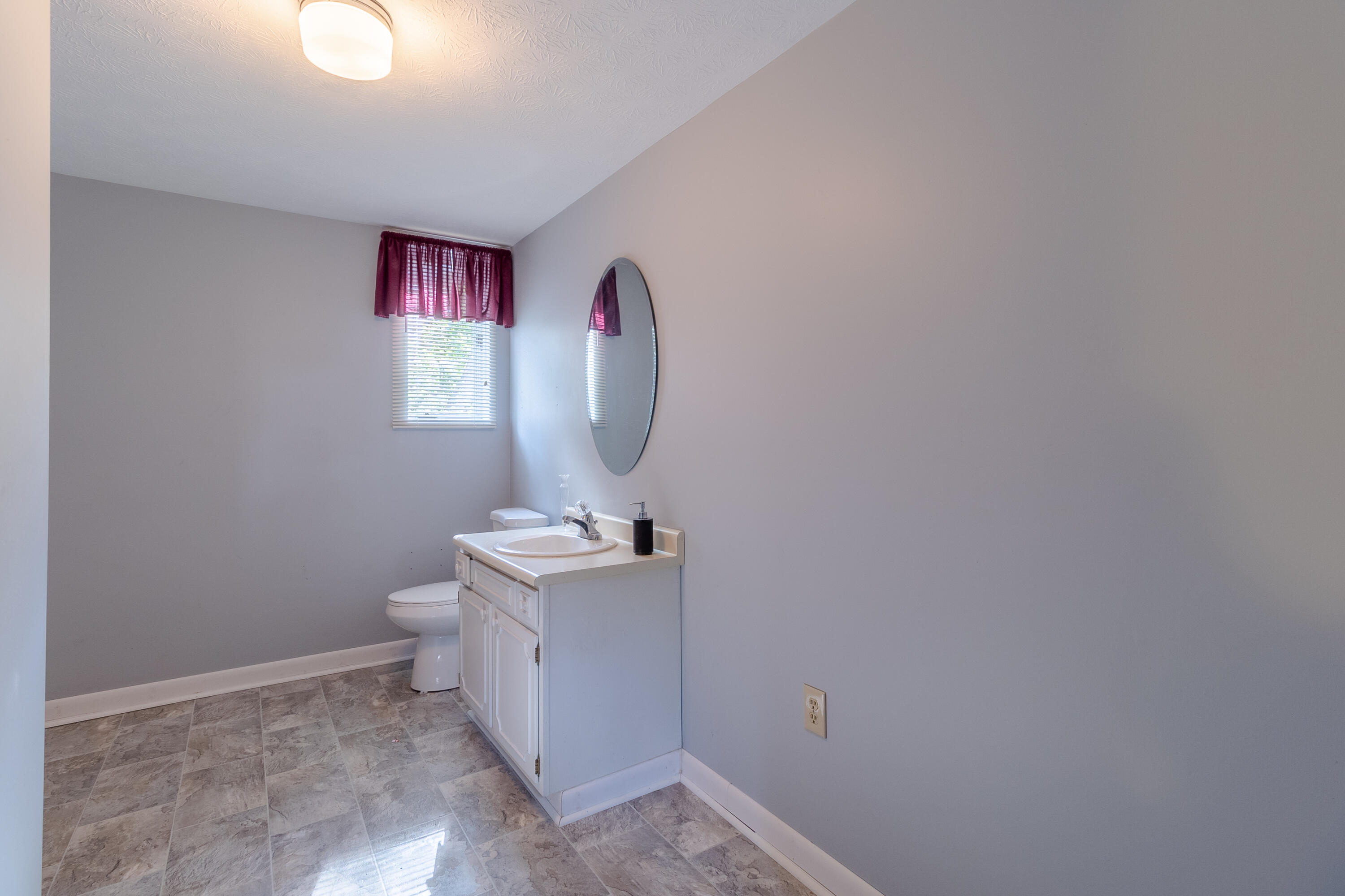 1469 Ridgecrest Avenue Kingsport, TN 37660 - Photo 28 of 37 Half Bath Laundry