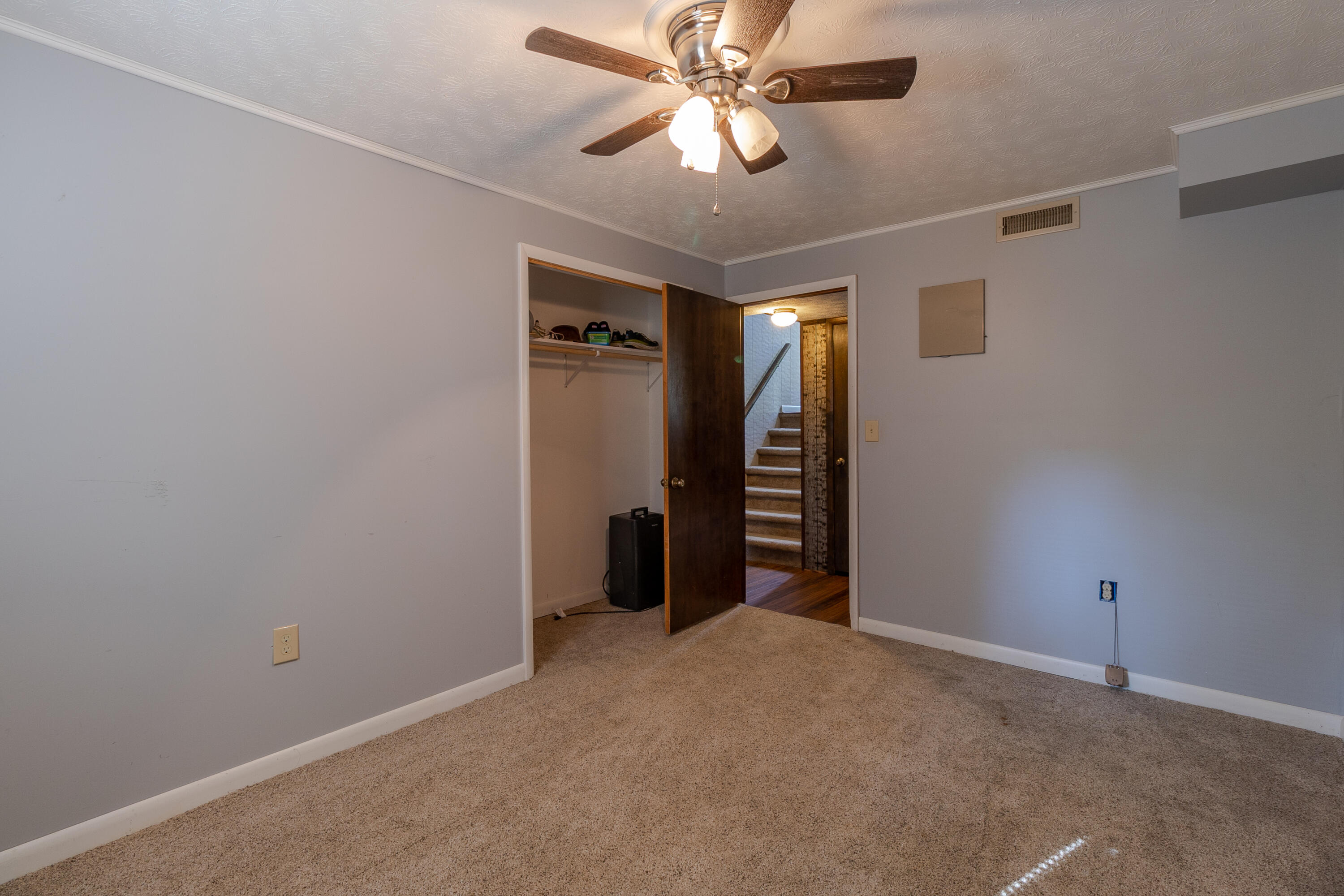 1469 Ridgecrest Avenue Kingsport, TN 37660 - Photo 30 of 37 Bedroom 4,2