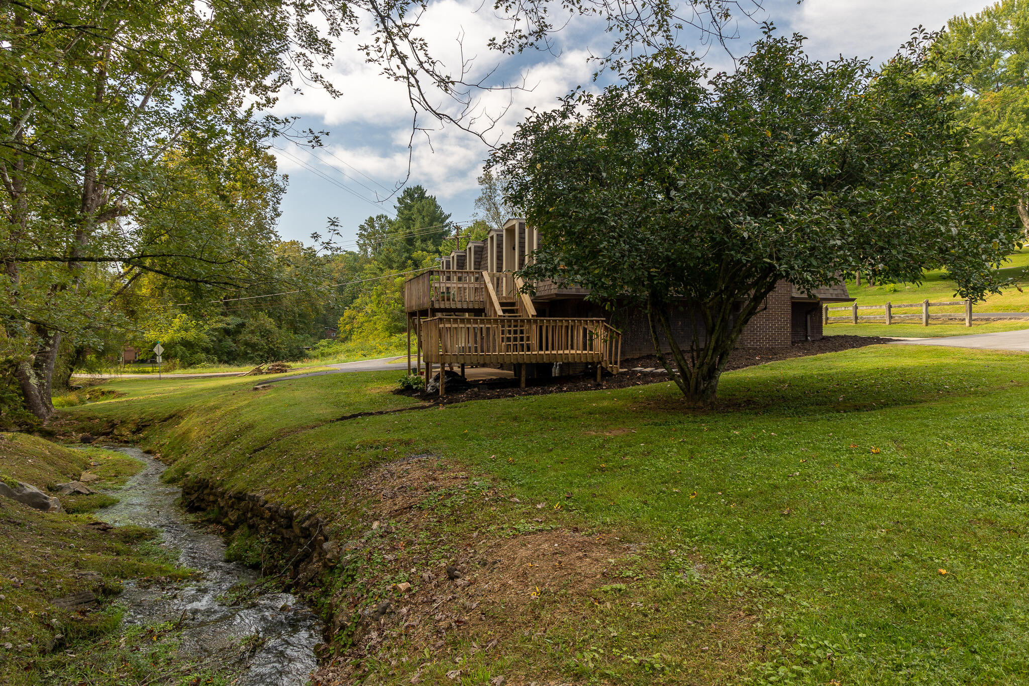 1469 Ridgecrest Avenue Kingsport, TN 37660 - Photo 35 of 37 Creek 2