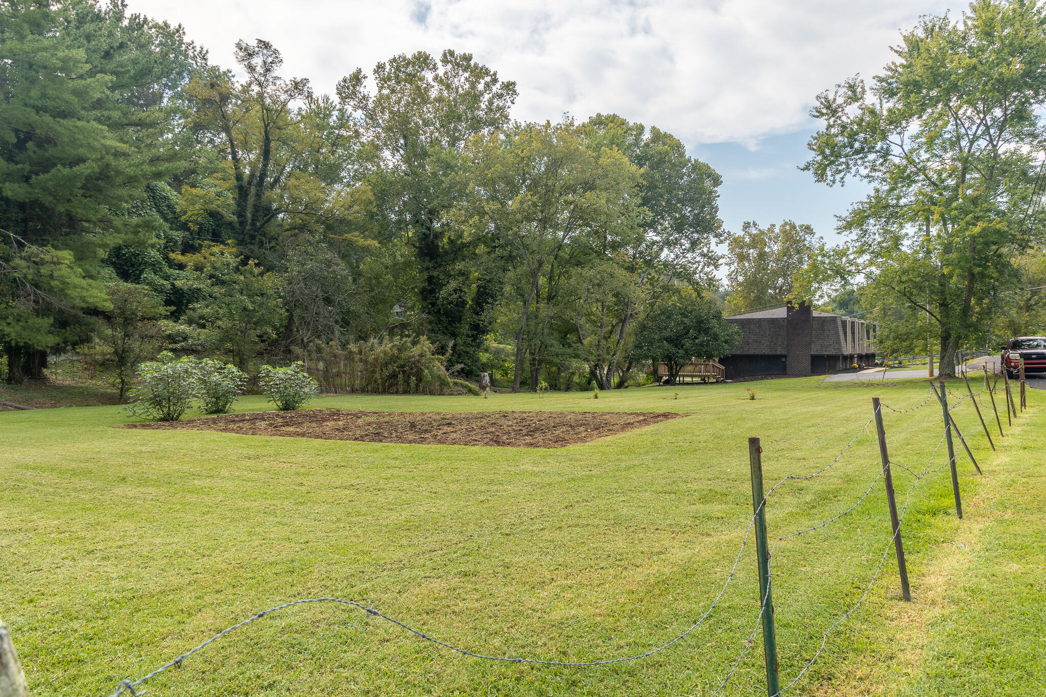 1469 Ridgecrest Avenue Kingsport, TN 37660 - Photo 36 of 37 Yard / Garden Area