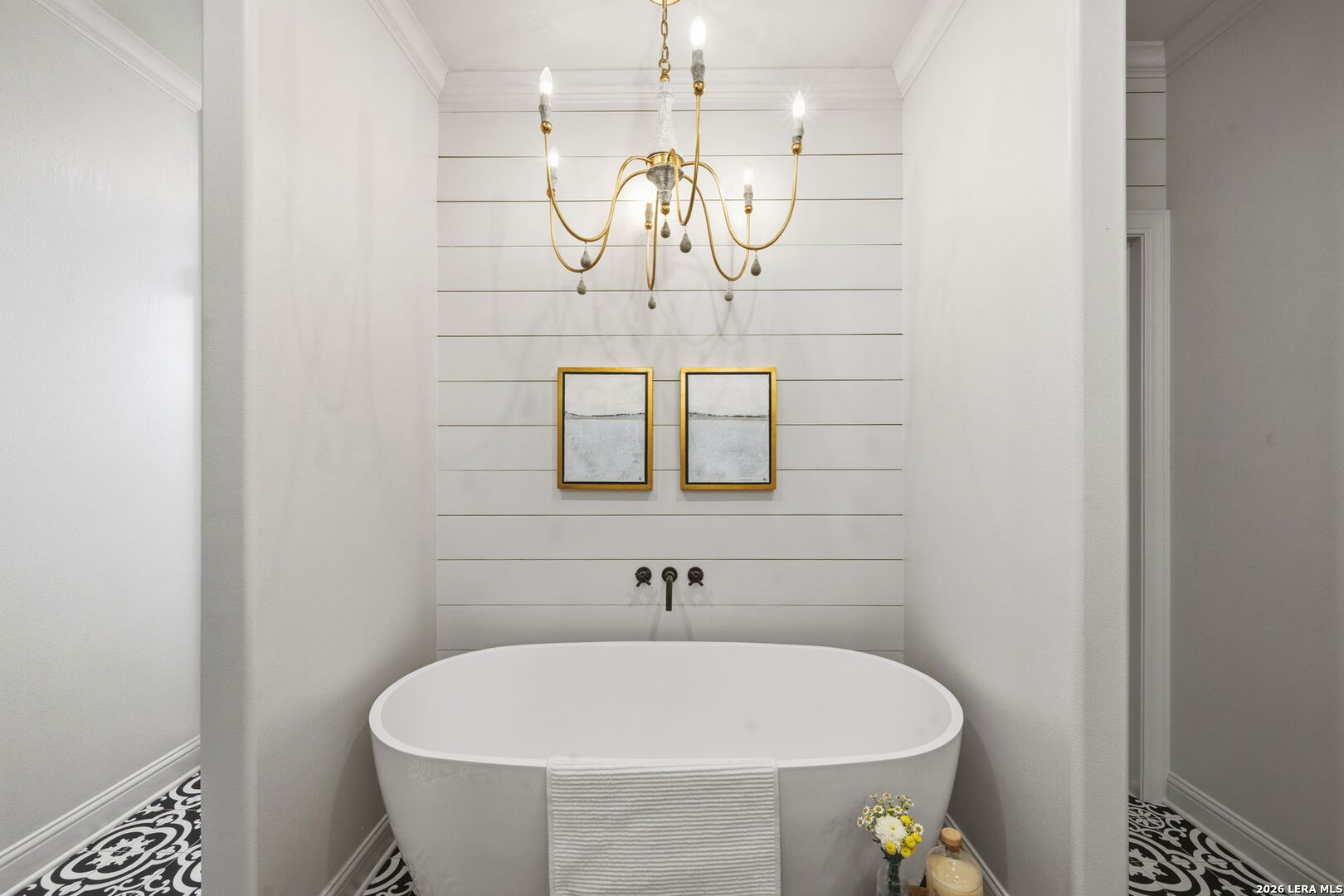 1429 Kendall Jackson Comfort, TX 78013 - Photo 30 of 88 a bathroom with a bathtub and shower