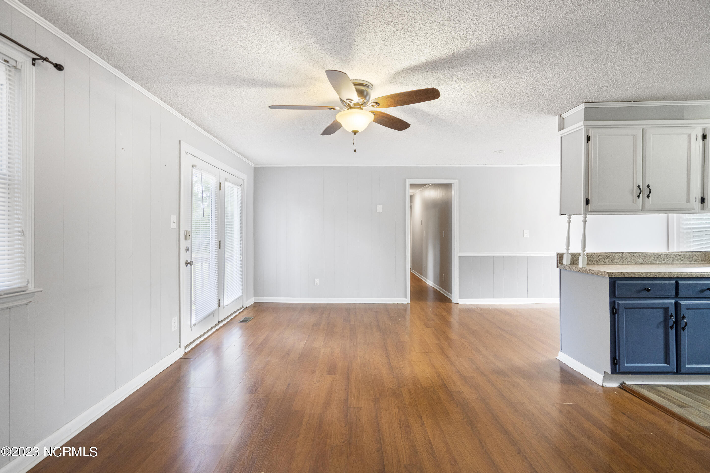 2894 Dawson Cabin Road Jacksonville, NC 28540 - Photo 18 of 32 Living Room