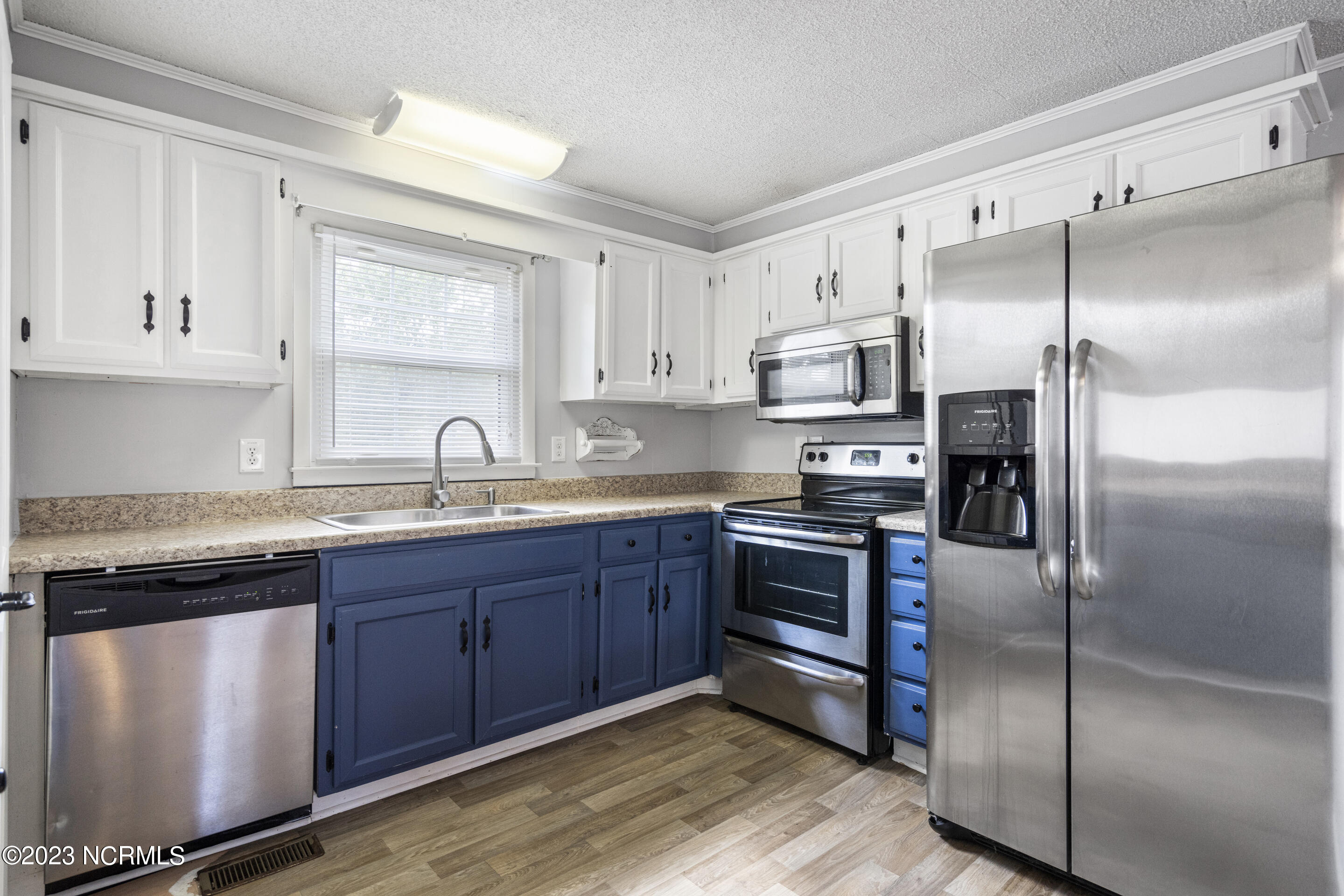 2894 Dawson Cabin Road Jacksonville, NC 28540 - Photo 19 of 32 Kitchen