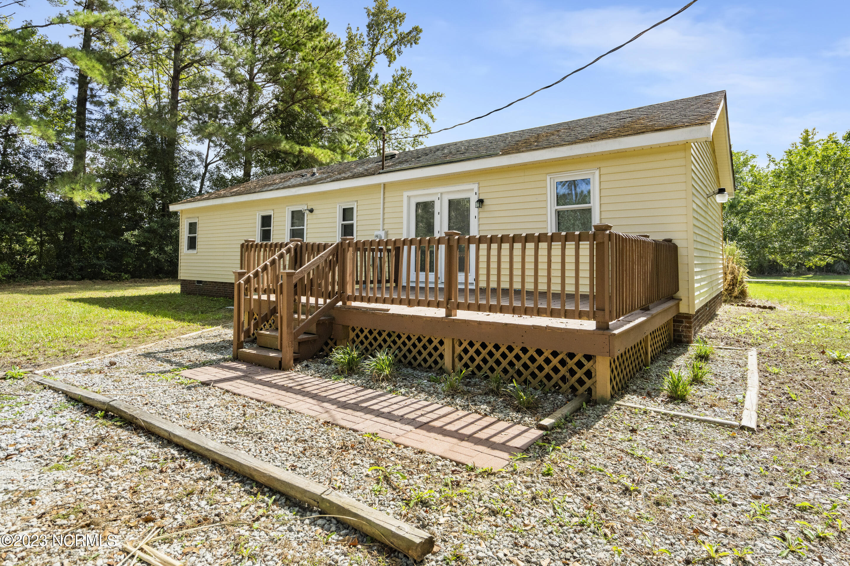 2894 Dawson Cabin Road Jacksonville, NC 28540 - Photo 26 of 32 Back of House