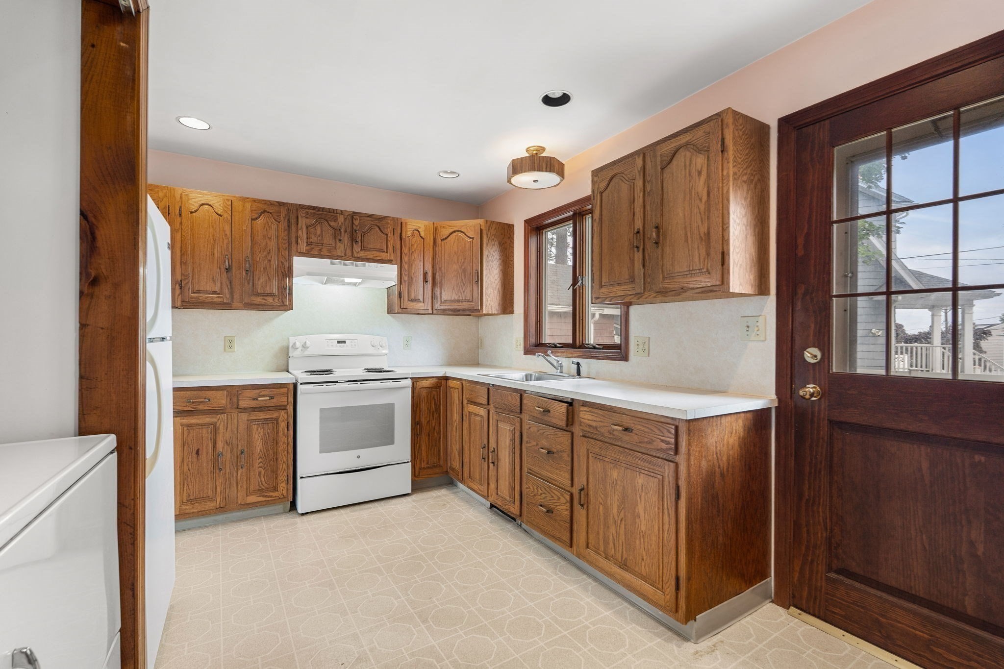7 Enfield Road Winthrop, MA 02152 - Photo 7 of 30 Gallery Image 7