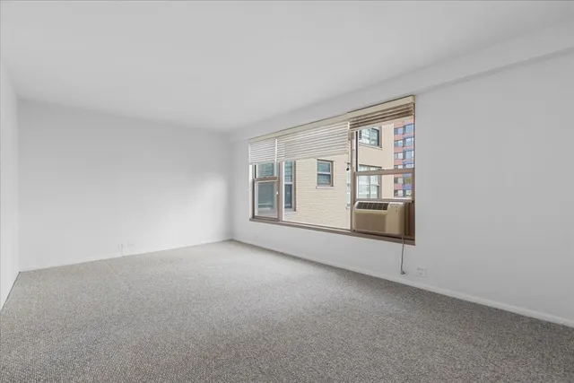 $2,750 | 2970 North Lake Shore Drive, Unit 6F, Chicago, IL 60657