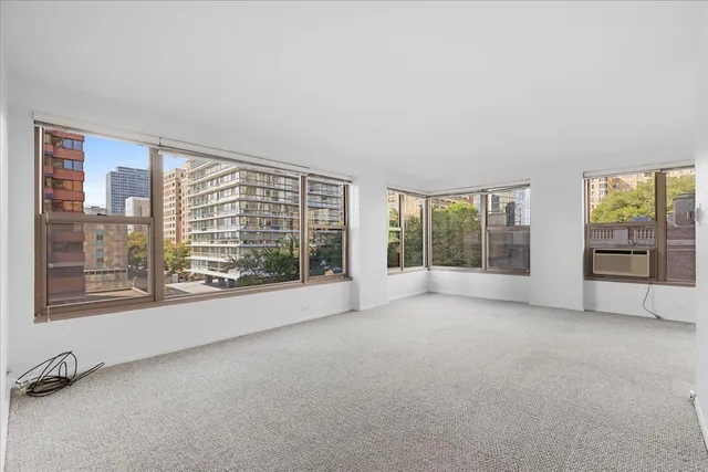 $2,750 | 2970 North Lake Shore Drive, Unit 6F, Chicago, IL 60657