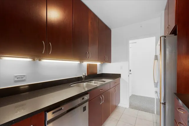 $2,750 | 2970 North Lake Shore Drive, Unit 6F, Chicago, IL 60657