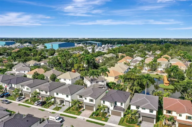 $8,500 | 1427 Southwest 23rd Street, Unit 1427, Fort Lauderdale, FL 33315