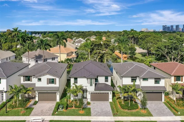 $8,500 | 1427 Southwest 23rd Street, Unit 1427, Fort Lauderdale, FL 33315