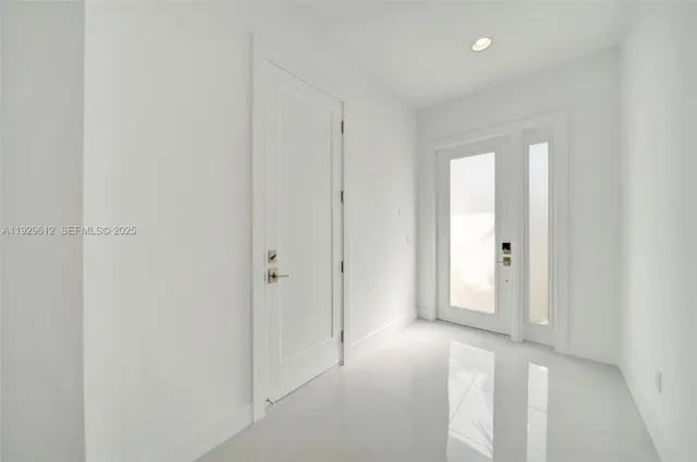 $8,500 | 1427 Southwest 23rd Street, Unit 1427, Fort Lauderdale, FL 33315