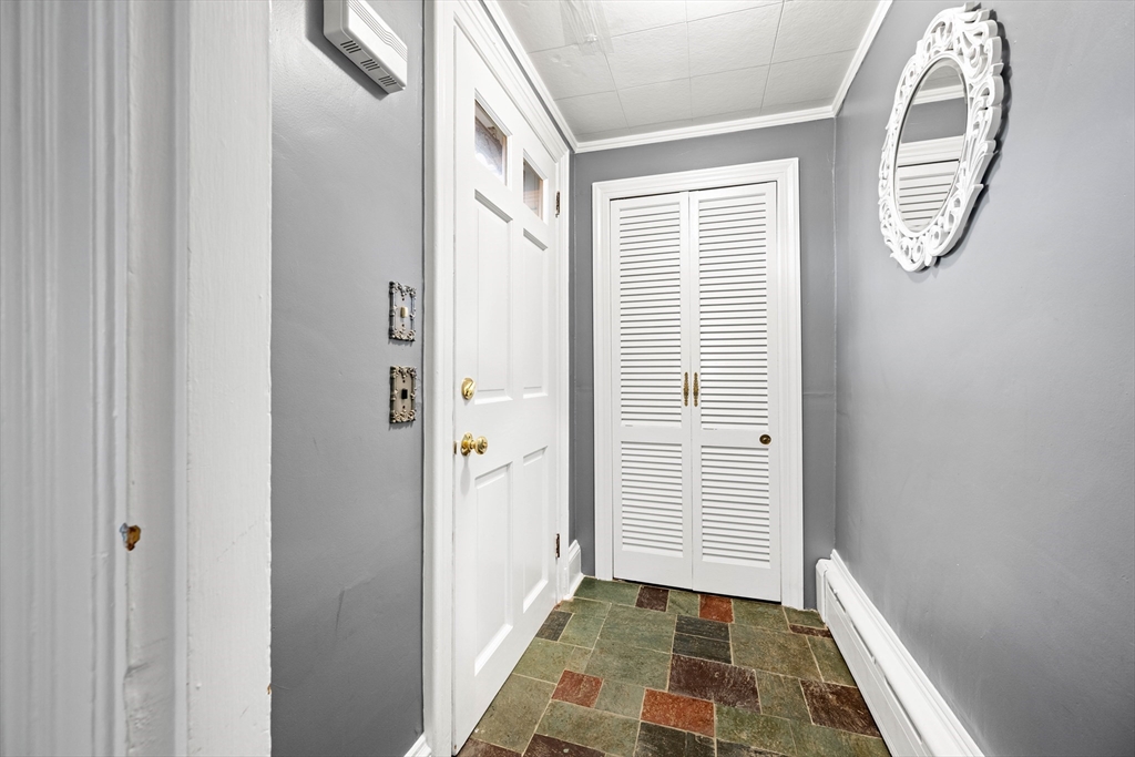 14 Wenlock Road Boston, MA 02122 - Photo 4 of 27 Gallery Image 4
