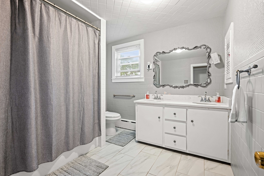 14 Wenlock Road Boston, MA 02122 - Photo 7 of 27 Gallery Image 7