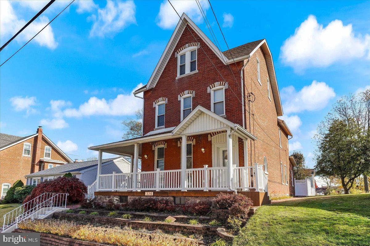 326 Walnut Street Spring City, PA 19475 - Photo 2 of 37