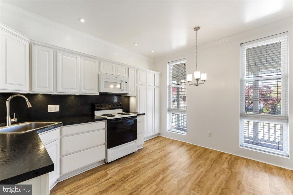 326 Walnut Street Spring City, PA 19475 - Photo 5 of 37