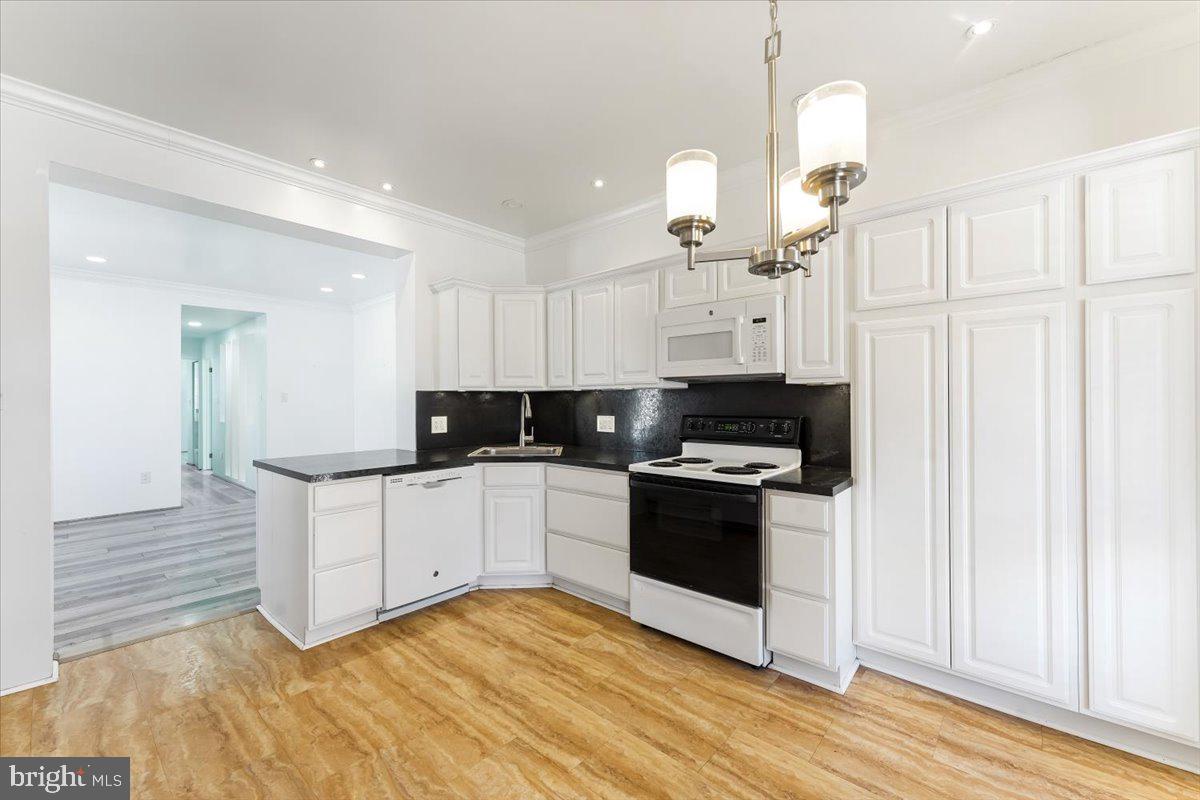 326 Walnut Street Spring City, PA 19475 - Photo 6 of 37