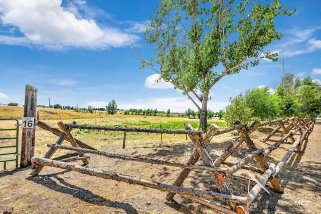 $199,900 | Lot 16-tbd East S, Gooding, ID 83330