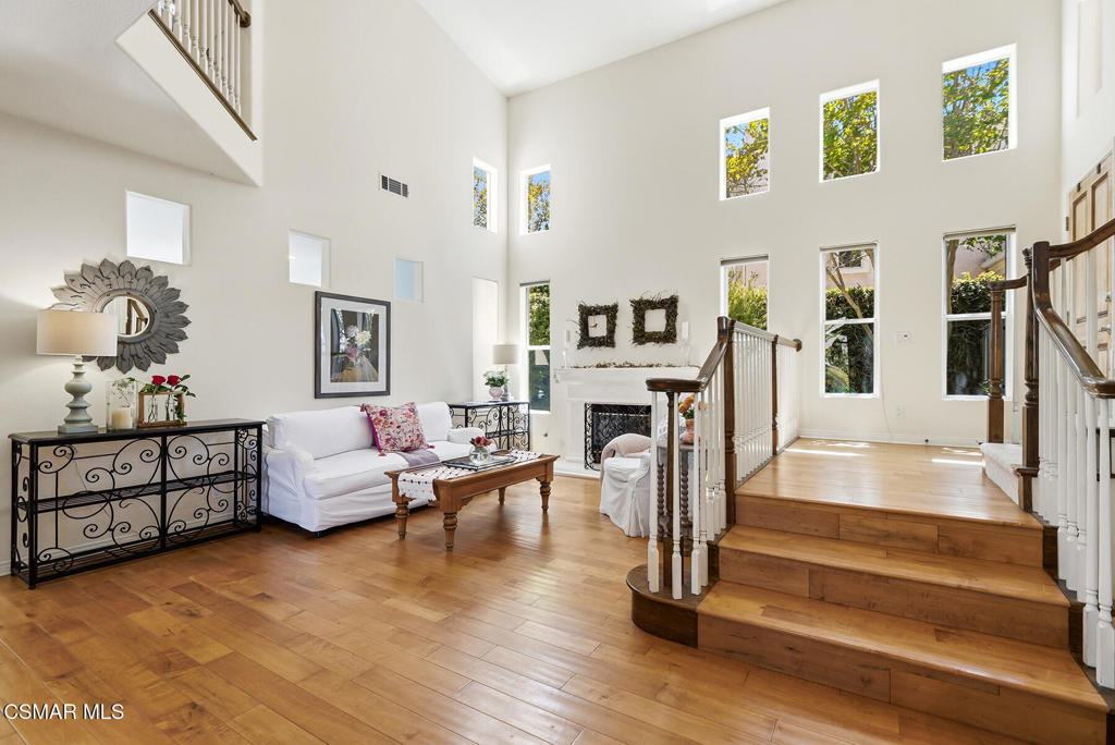 3966 Sunsetridge Road Moorpark, CA 93021 - Photo 5 of 39