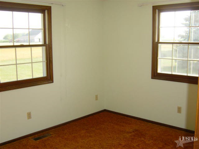 221 West Yoder Road Fort Wayne, IN 46819 - Photo 11 of 28