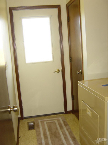 221 West Yoder Road Fort Wayne, IN 46819 - Photo 18 of 28