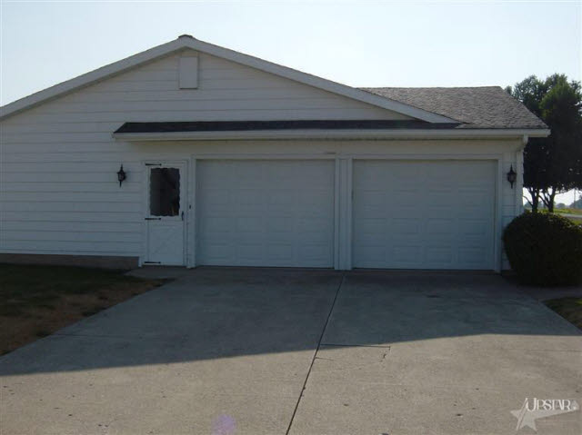 221 West Yoder Road Fort Wayne, IN 46819 - Photo 3 of 28