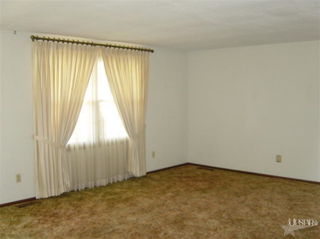 221 West Yoder Road Fort Wayne, IN 46819 - Photo 7 of 28