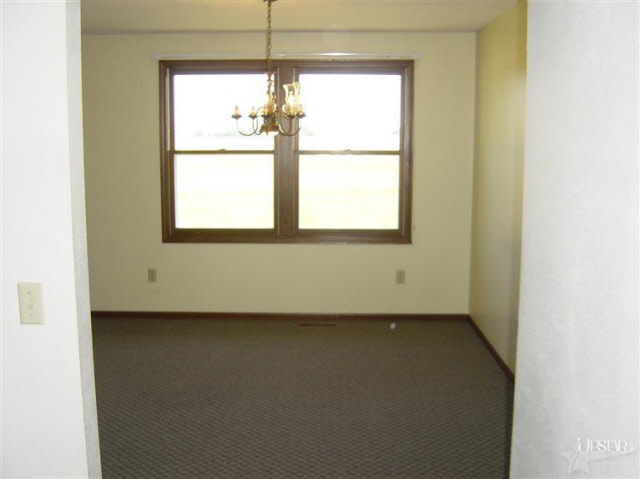 221 West Yoder Road Fort Wayne, IN 46819 - Photo 8 of 28