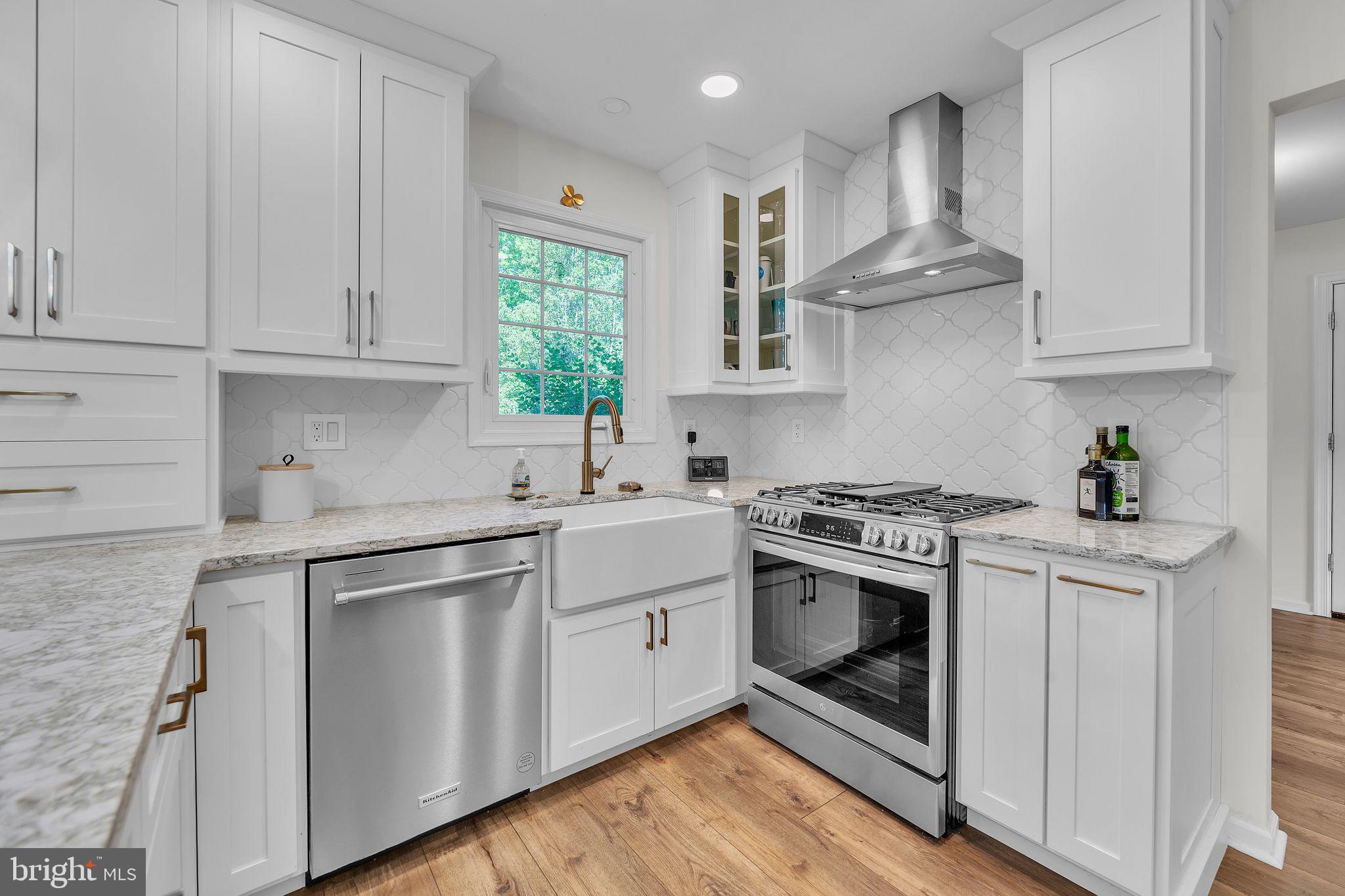 23 New Oak Road Mickleton, NJ 08056 - Photo 3 of 30 a kitchen with cabinets a sink and appliances