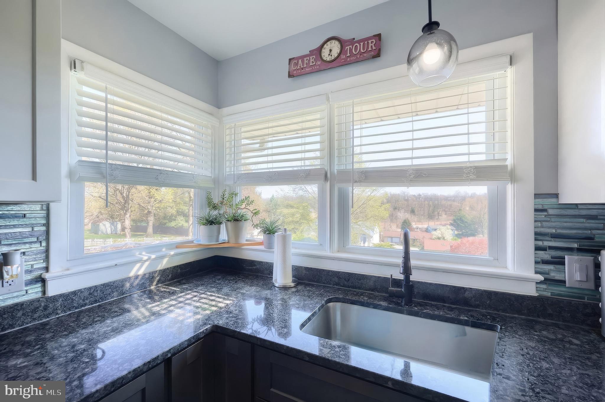 1505 Bonbar Road York, PA 17403 - Photo 20 of 41