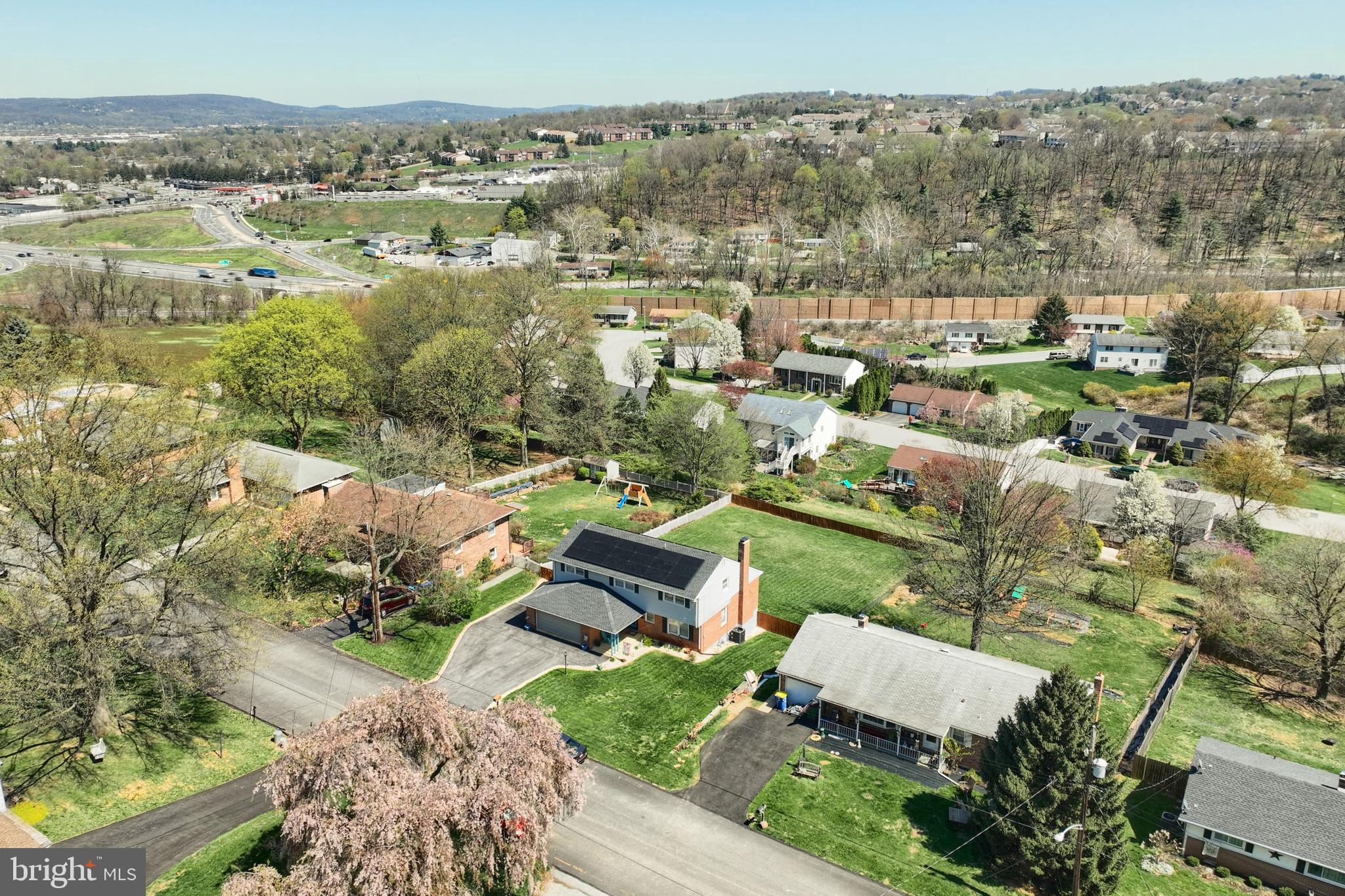 1505 Bonbar Road York, PA 17403 - Photo 38 of 41