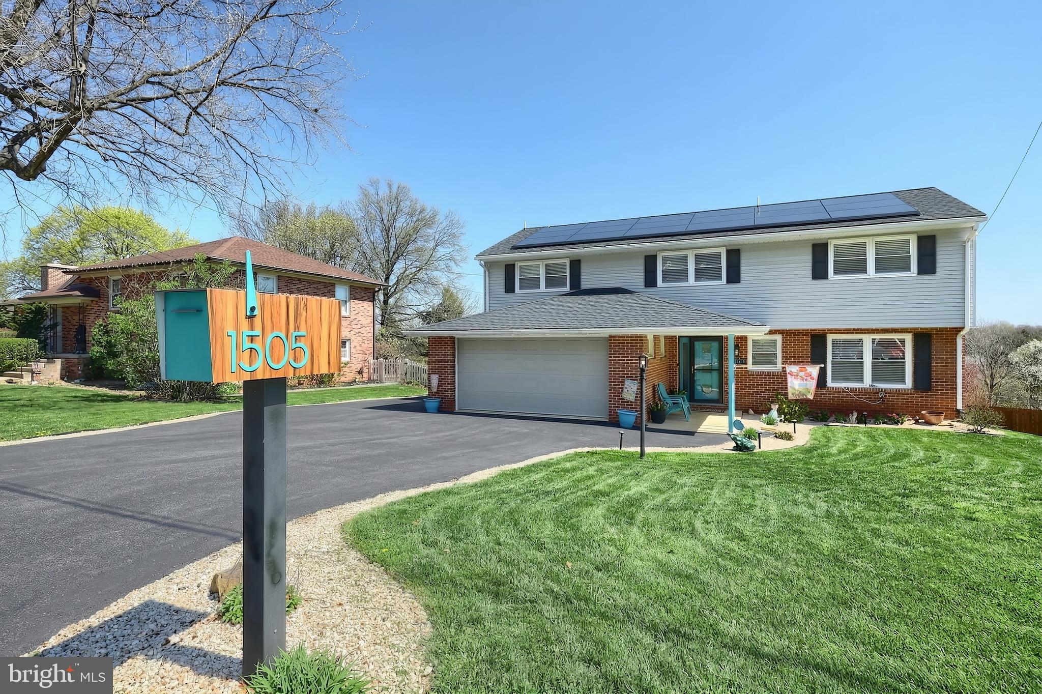 1505 Bonbar Road York, PA 17403 - Photo 4 of 41