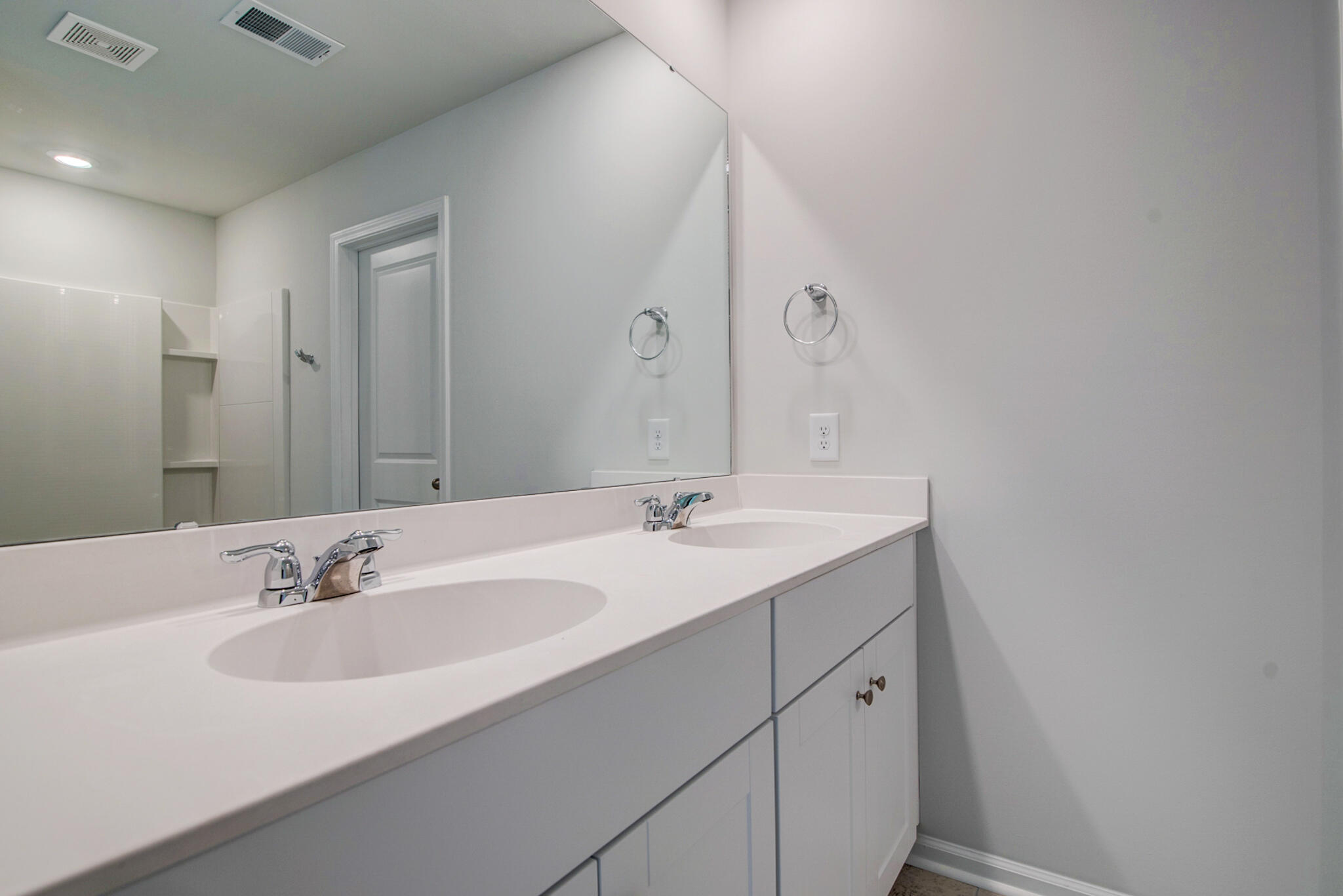 535 Spanish Wells Road Summerville, SC 29486 - Photo 27 of 48 Owners Bath Pic 2