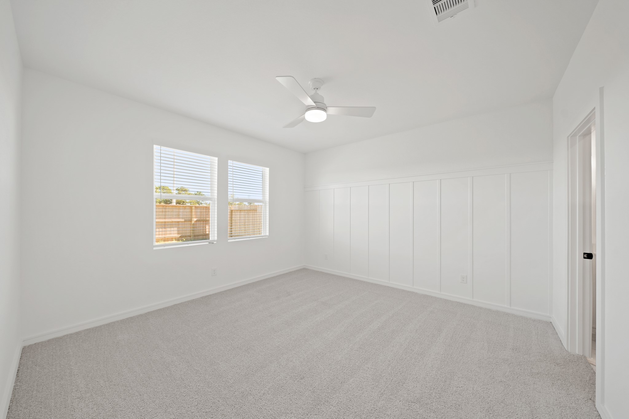 7922 Jasper Mdws Way Angleton, TX 77515 - Photo 12 of 31 Peaceful primary suite (*Photo not of actual home and used for illustration purposes only.)