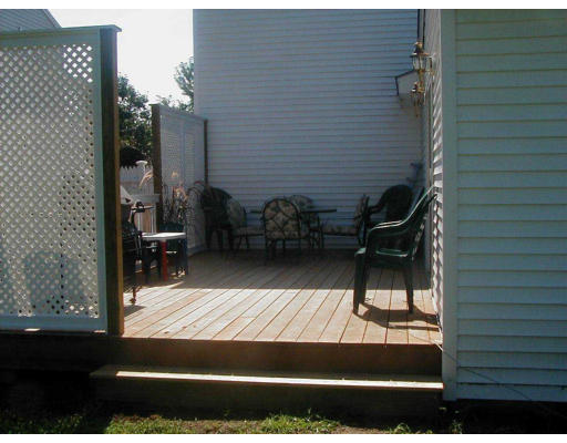 25 Springwell Road Billerica, MA 01821 - Photo 7 of 7 a view of couches in the patio