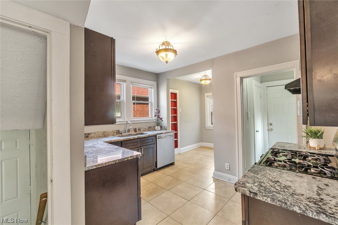 3507 Cummings Road Cleveland, OH 44118 - Photo 9 of 28