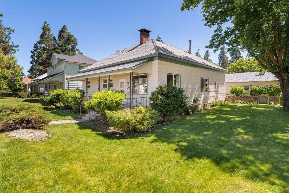 545 Main Street Weed, CA 96094 - Photo 1 of 20 02-545 Main St 2
