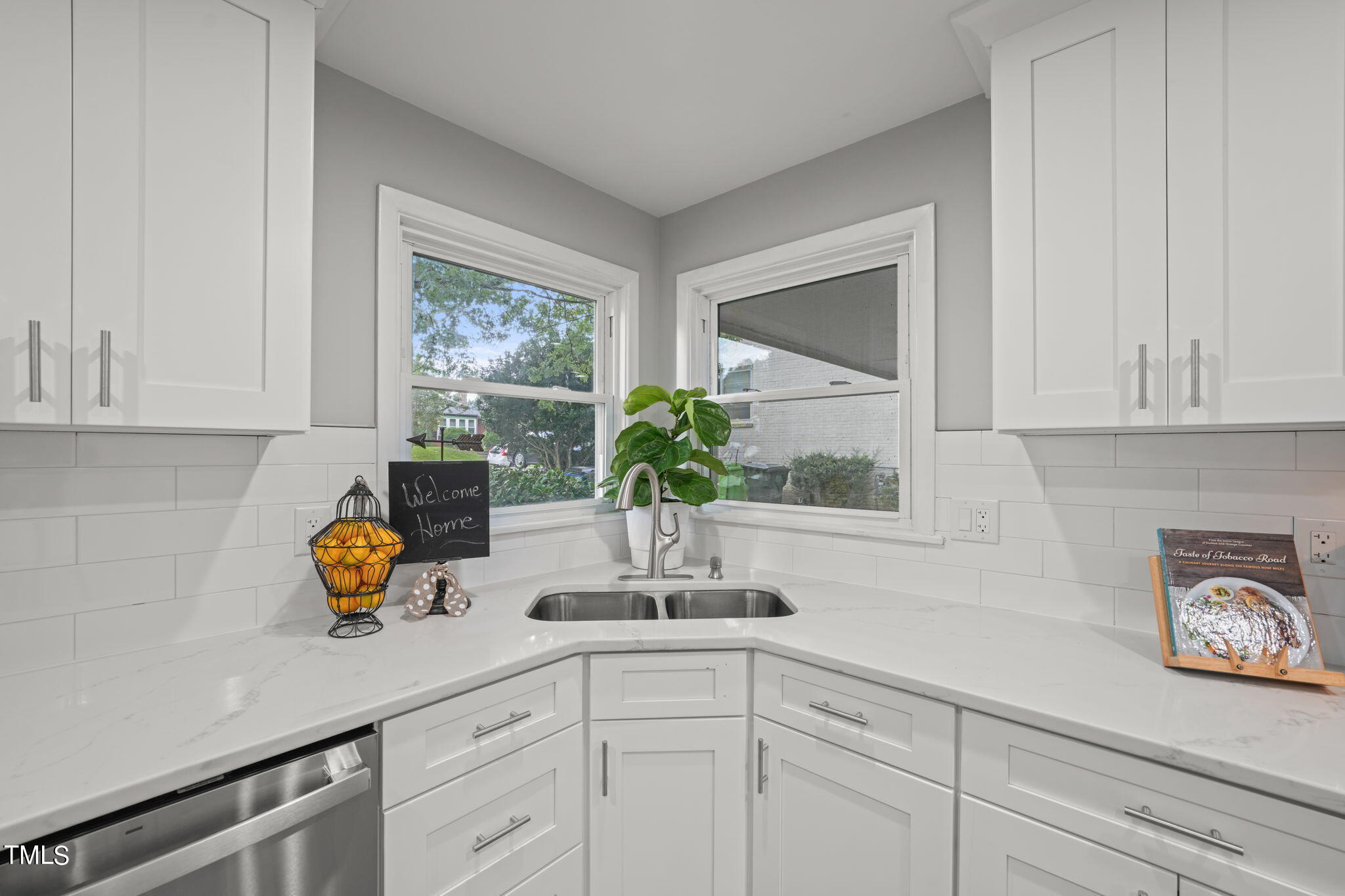 2906 Barmettler Street Raleigh, NC 27607 - Photo 8 of 29 12-web-or-mls-DSC00725