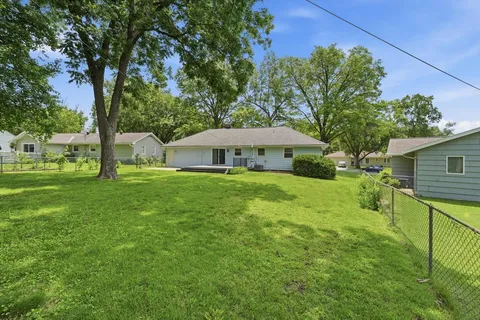 $325,000 | 13218 West 96th Street, Lenexa, KS 66215