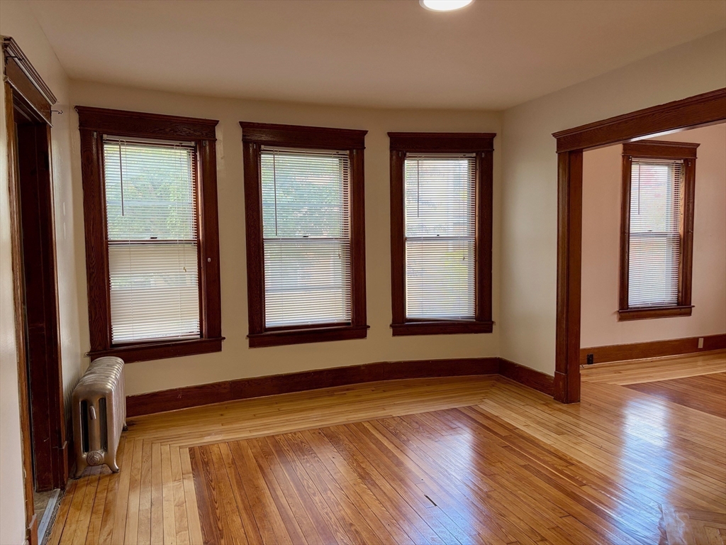 271-273 Pleasant Street, Unit 271 Holyoke, MA 01040 - Photo 6 of 17
