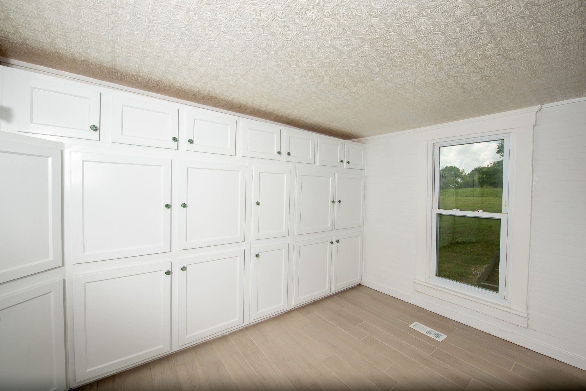 3058 Lipscomb Road Springfield, TN 37172 - Photo 13 of 19 a view of an empty room and window