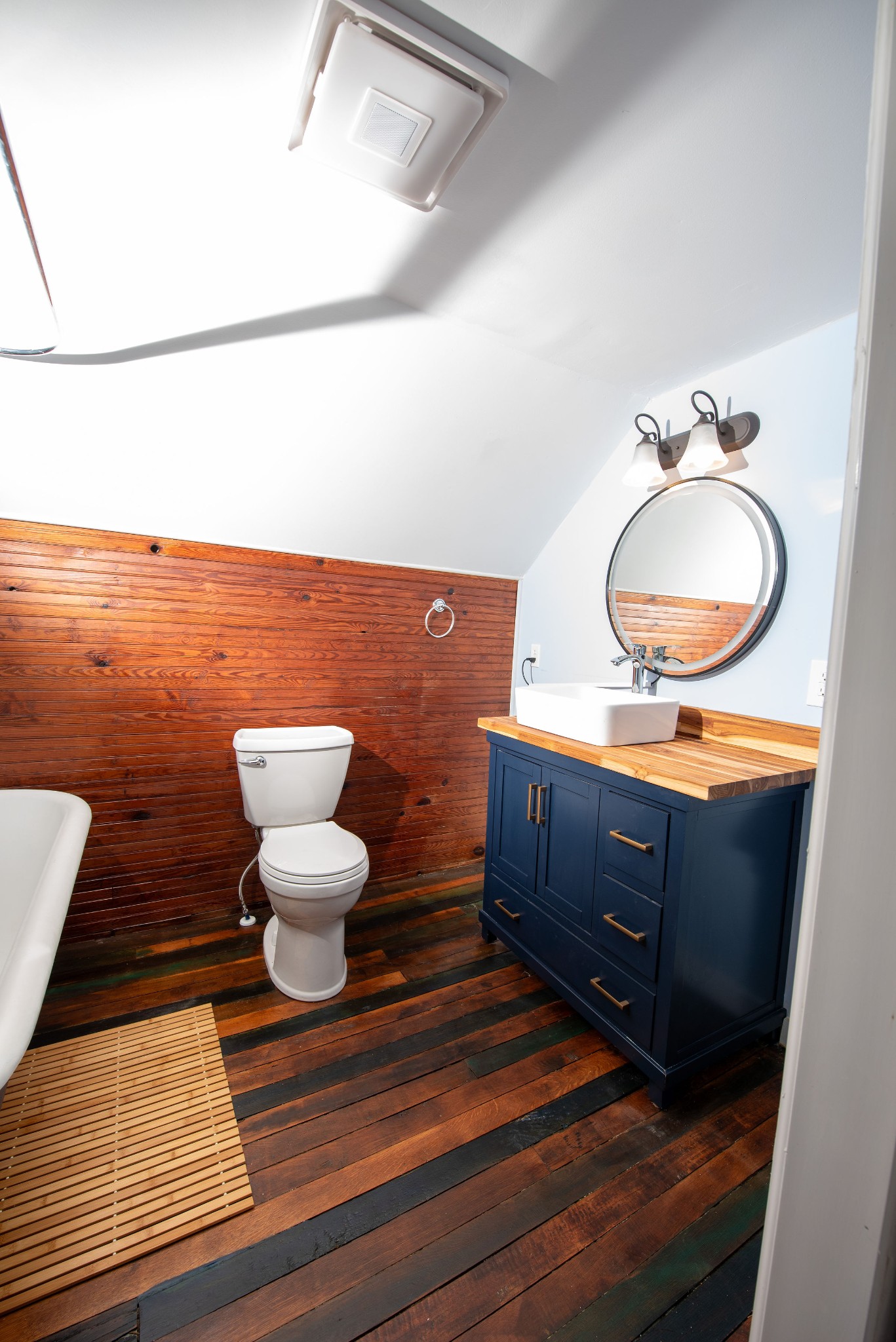 3058 Lipscomb Road Springfield, TN 37172 - Photo 19 of 19 a bathroom with a sink and a mirror