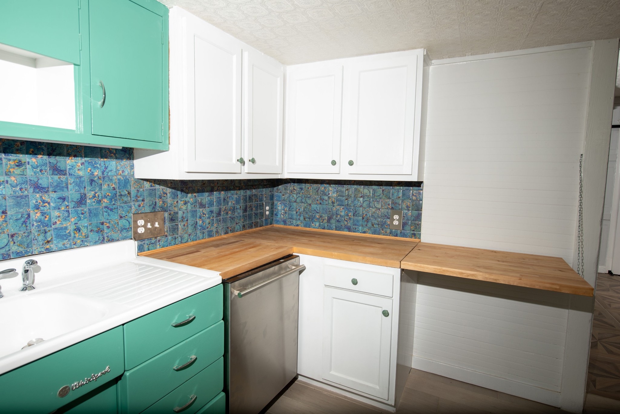 3058 Lipscomb Road Springfield, TN 37172 - Photo 4 of 19 a kitchen with a sink and cabinets
