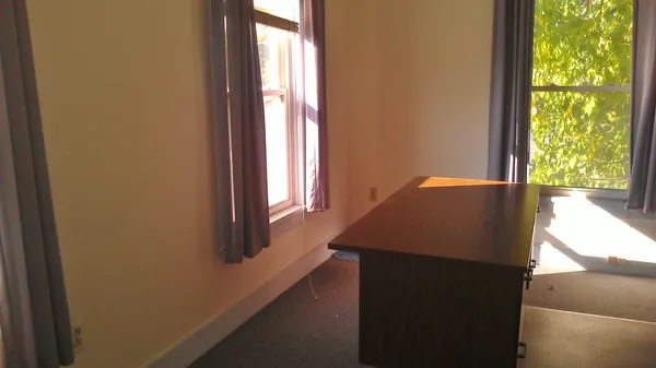$750 | 1 School Street, Unit E, Lebanon, NH 03766