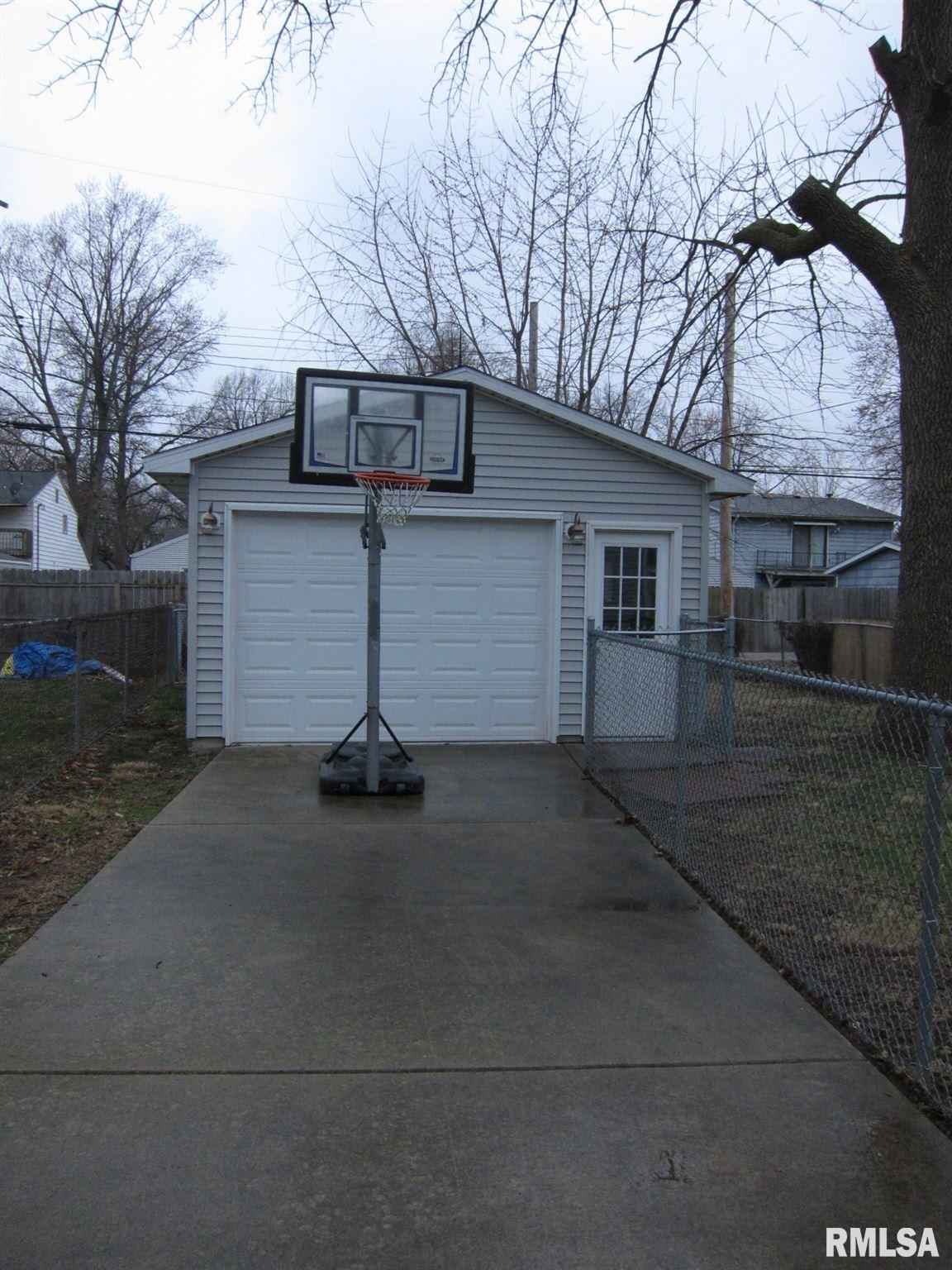 1921 North 22nd Street Springfield, IL 62702 - Photo 12 of 21