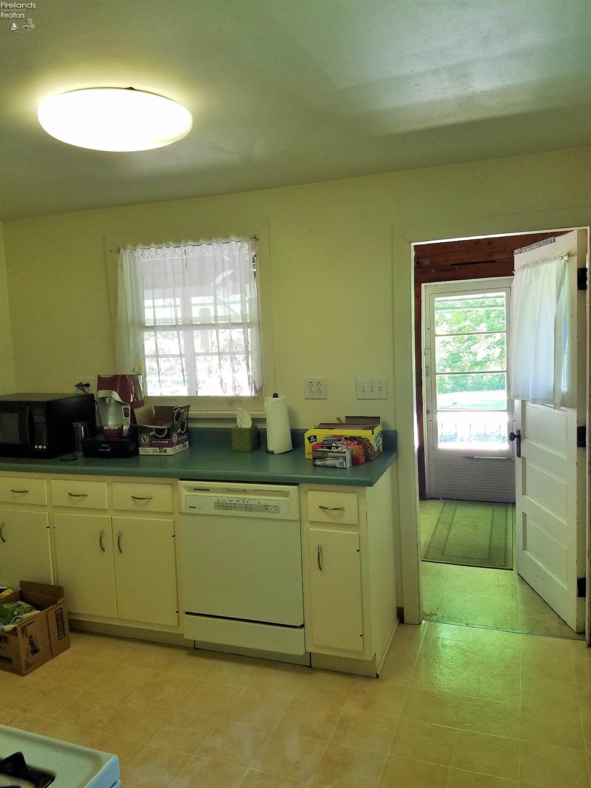 417 Cleveland Road West Huron, OH 44839 - Photo 4 of 10 Gallery Image 4